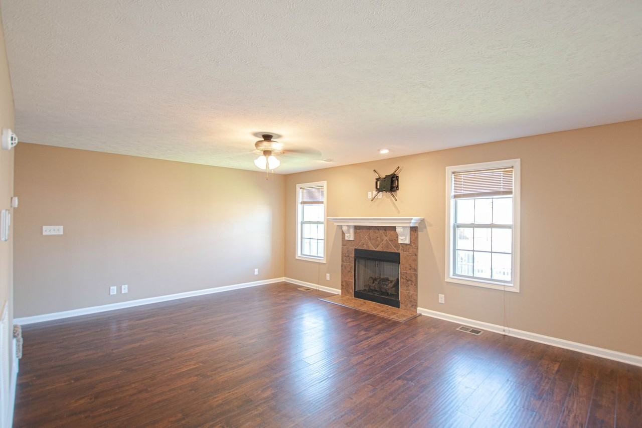 613 Fennec Way - Photo 2 of 16