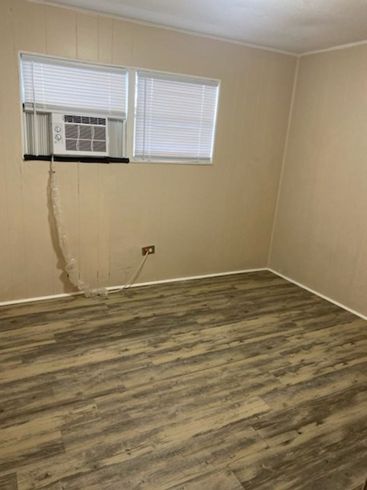 1505 Goodyear Ave #16 - Photo 2 of 11