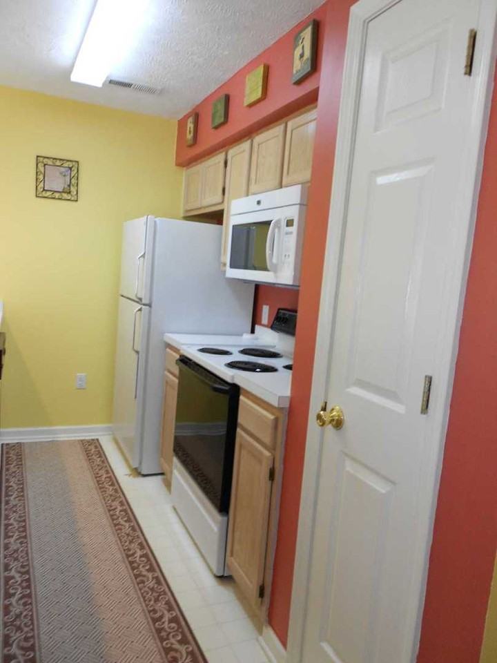 521 White River Dr #21E - Photo 4 of 10