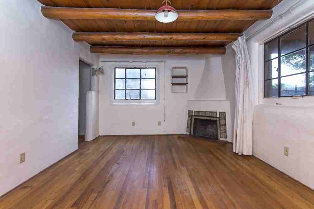 7405 Domingo Rd Ne - Photo 3 of 18