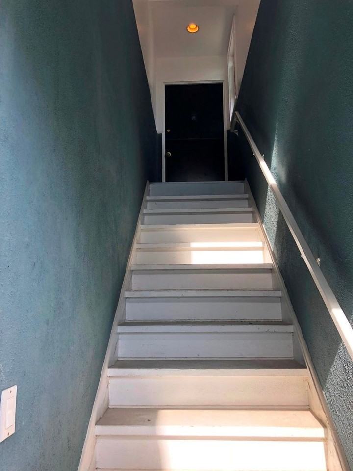 517 1/2 Marguerite Ave - Photo 2 of 12