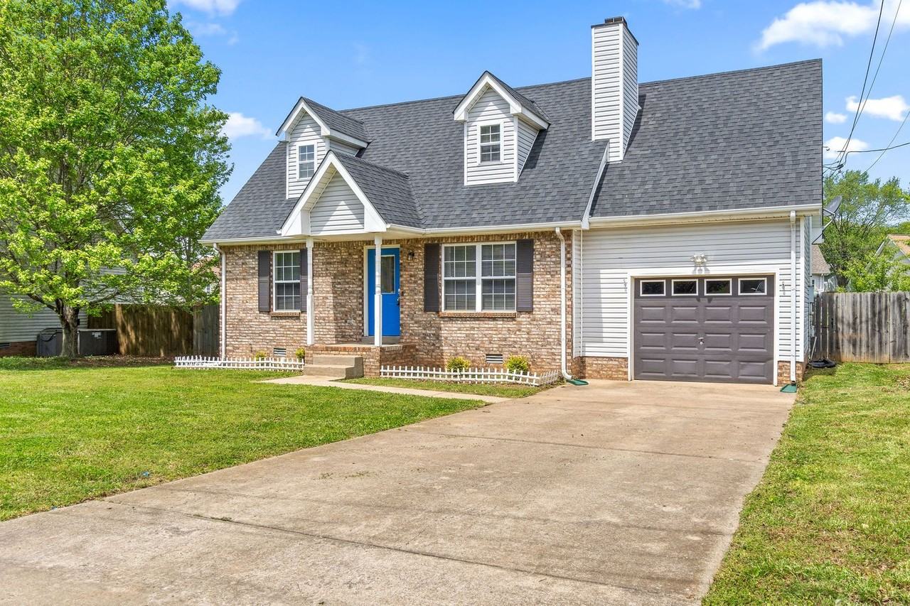 1235 Crystal Dr - Photo 3 of 27