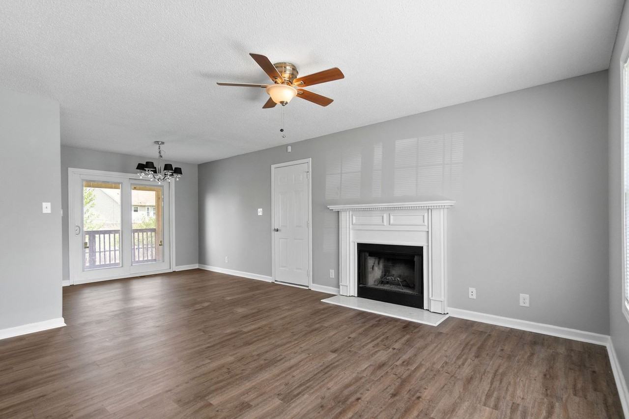 1235 Crystal Dr - Photo 6 of 27