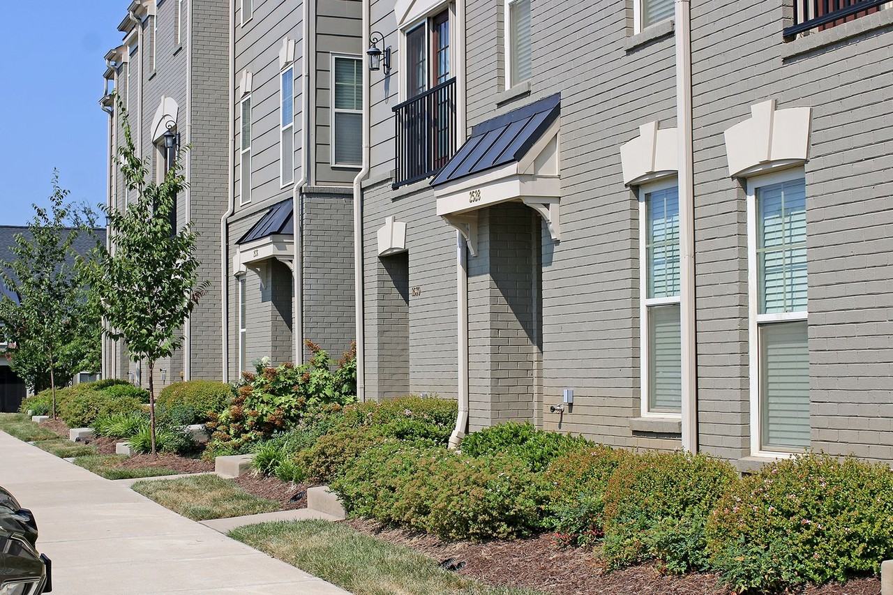 2528 Out Of Bounds Ct - Photo 2 of 25