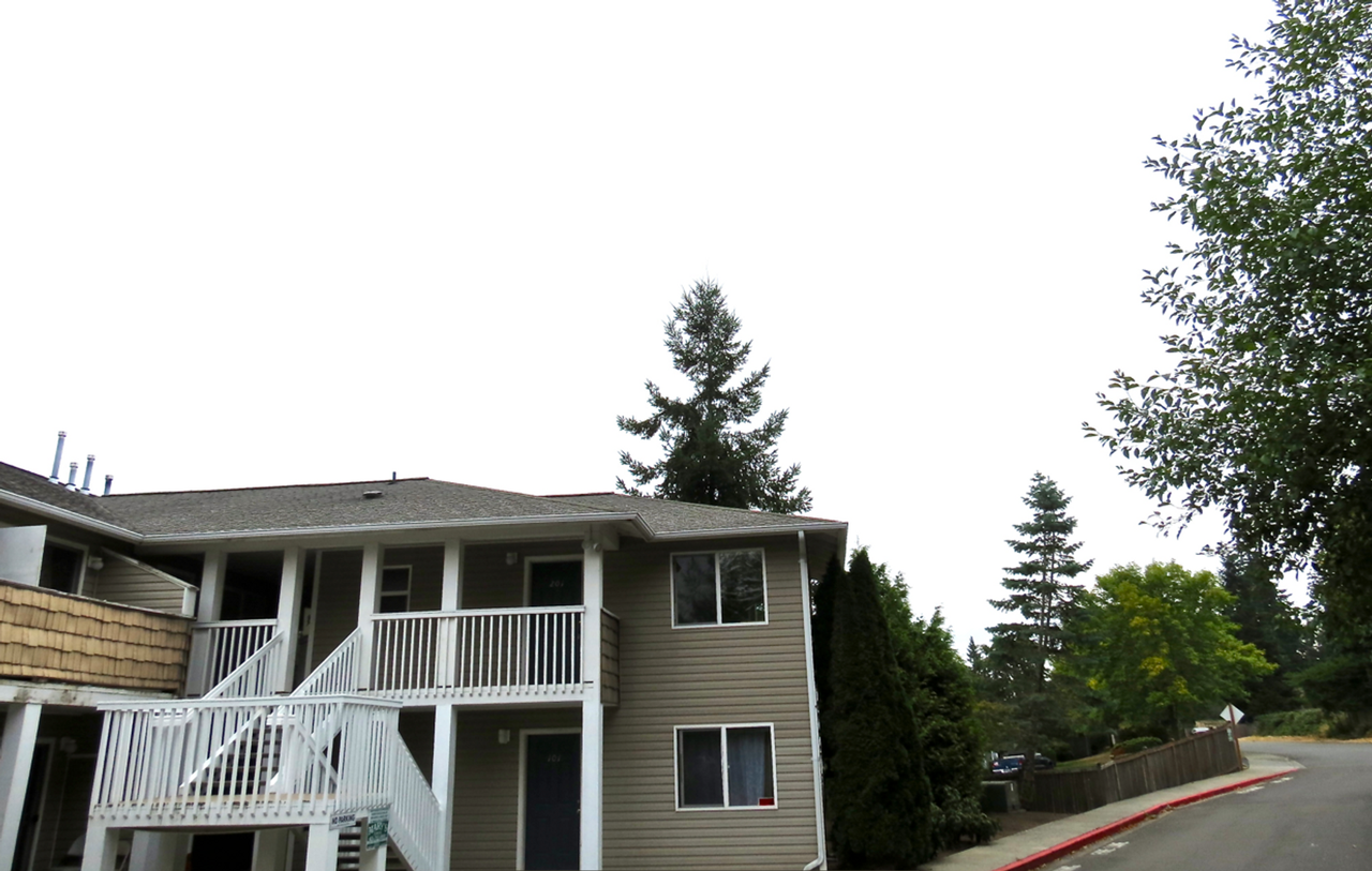 15101 Admiralty Way #201 - Photo 2 of 12