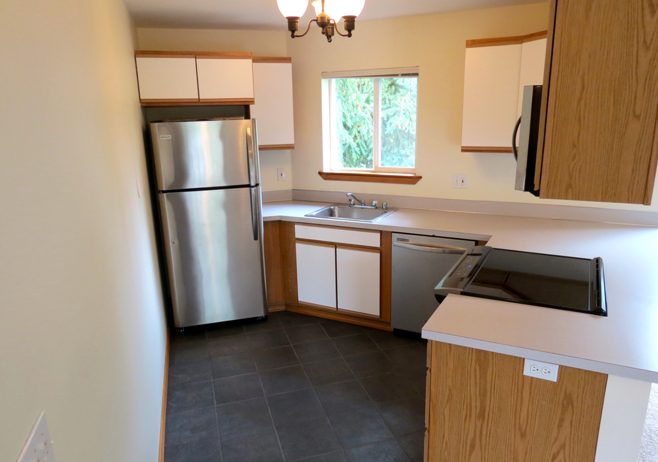 15101 Admiralty Way #201 - Photo 6 of 12