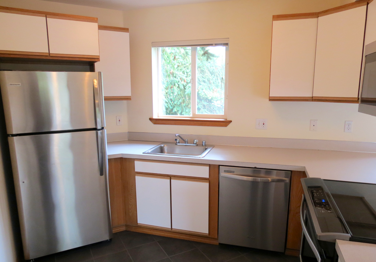 15101 Admiralty Way #201 - Photo 7 of 12