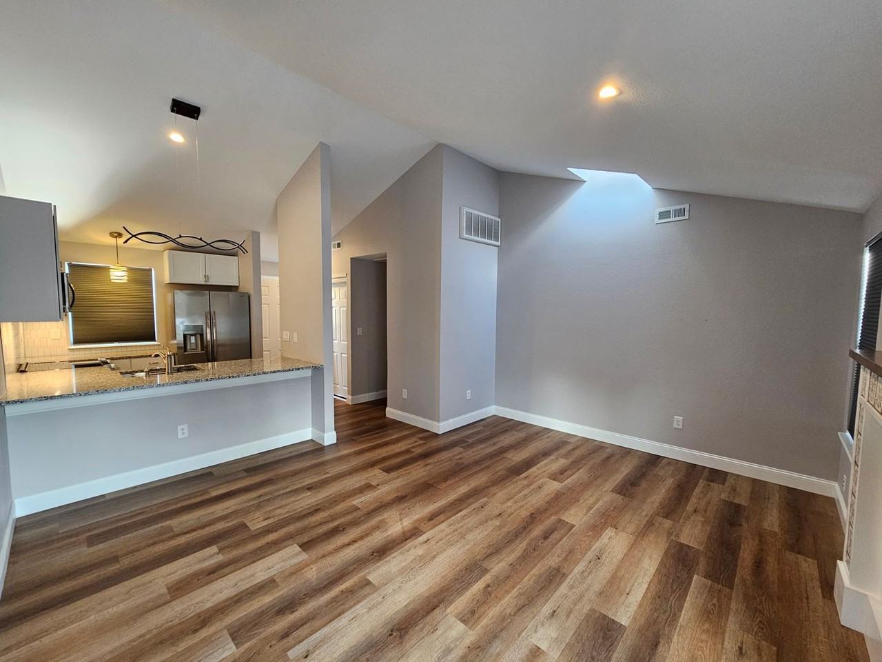 2052 Sunridge Cir - Photo 2 of 16