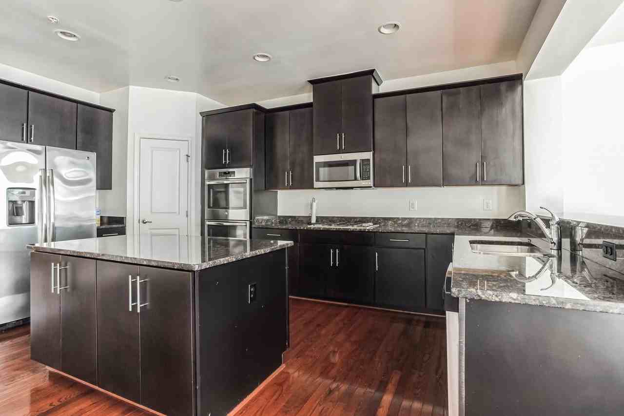 2442 Baldwin Cres Ne - Photo 3 of 15