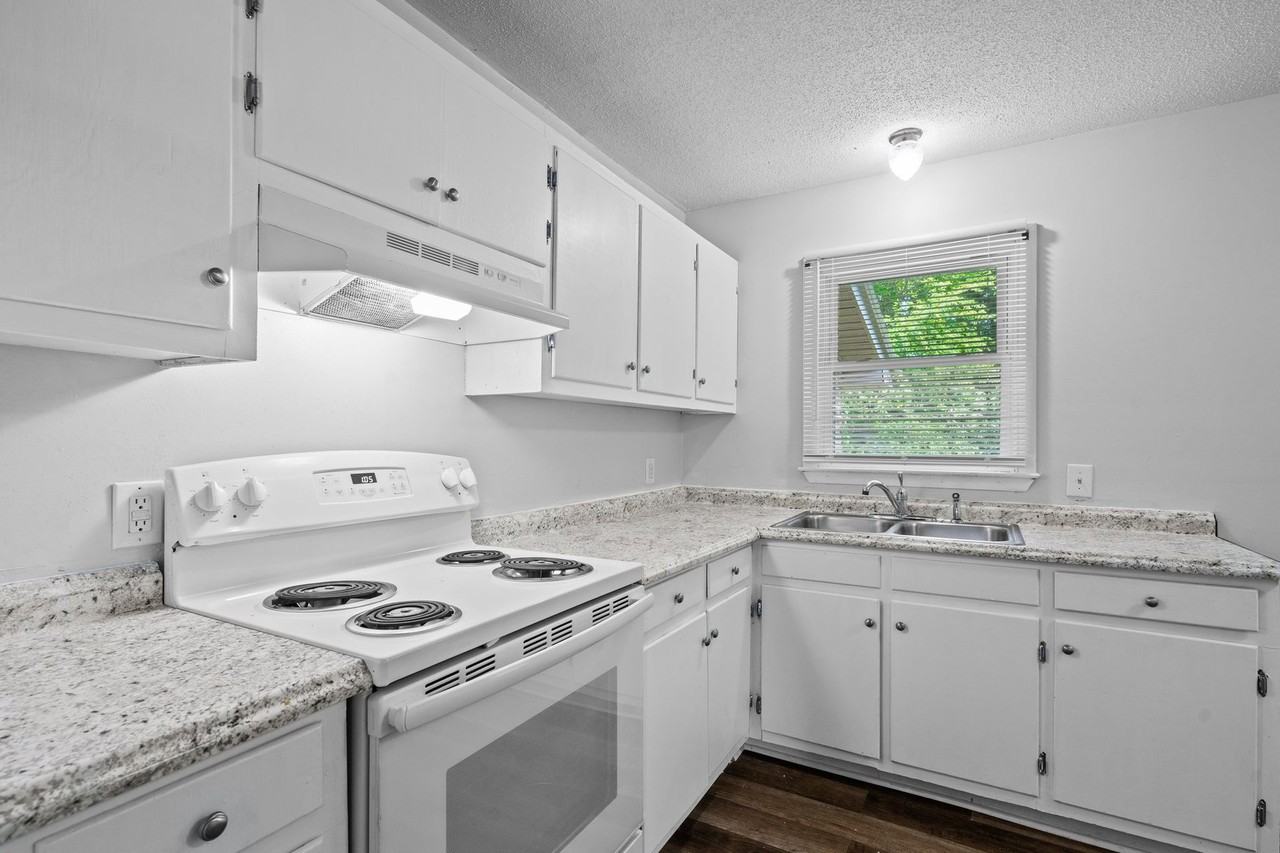 Warrenton Village - Photo 3 of 8