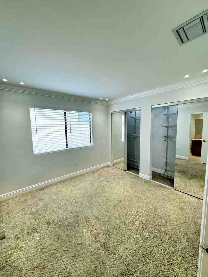 1716 Brockton - Photo 3 of 17
