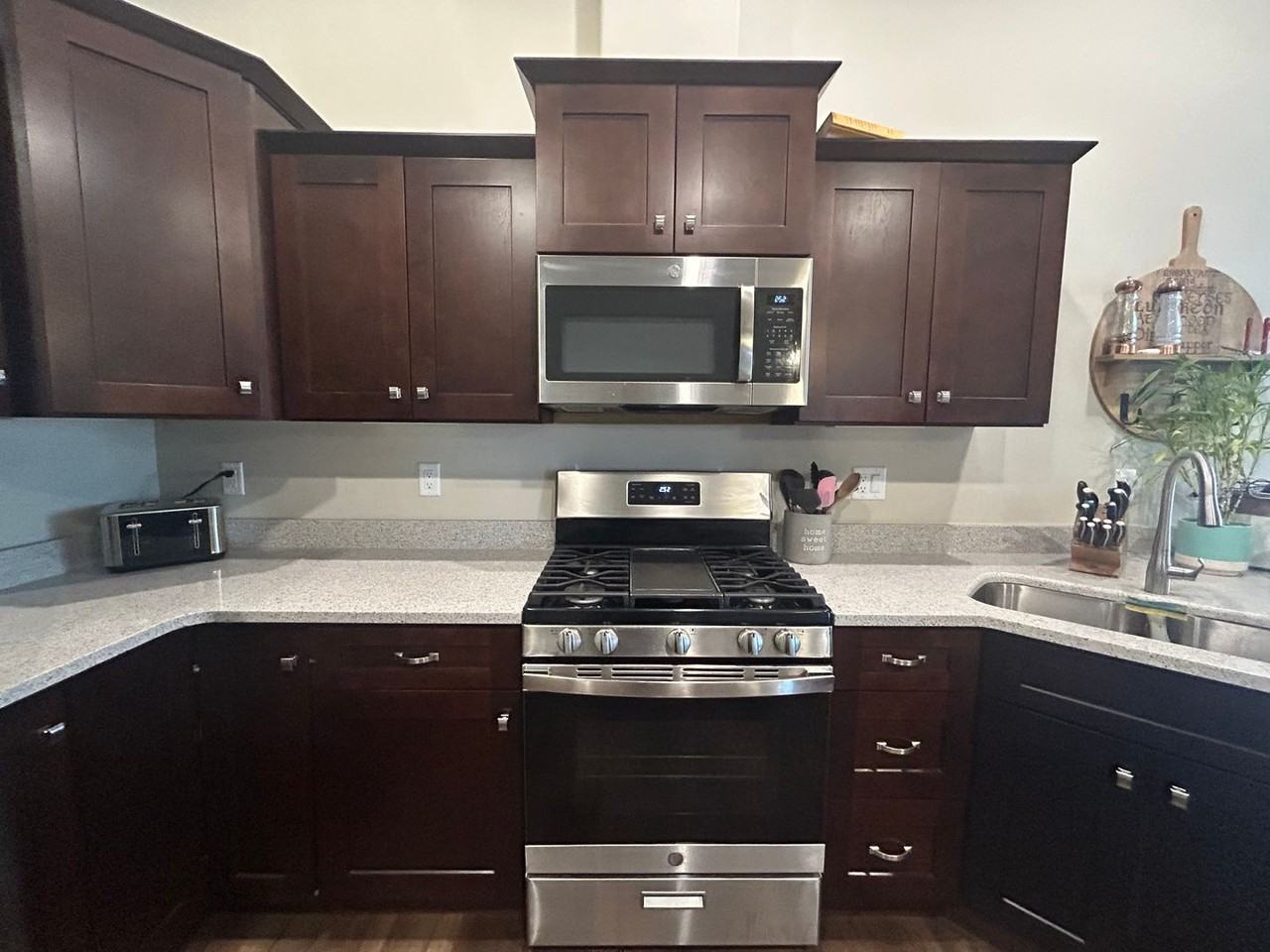 620 Creekside Dr - Photo 3 of 24