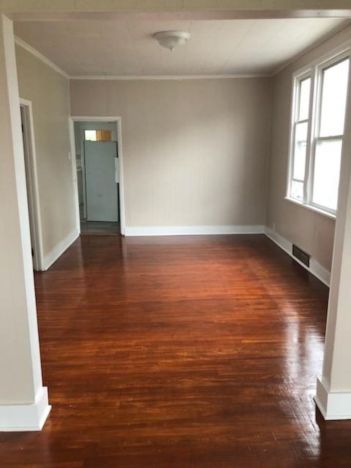 149 Roswell Ave. - Photo 2 of 8