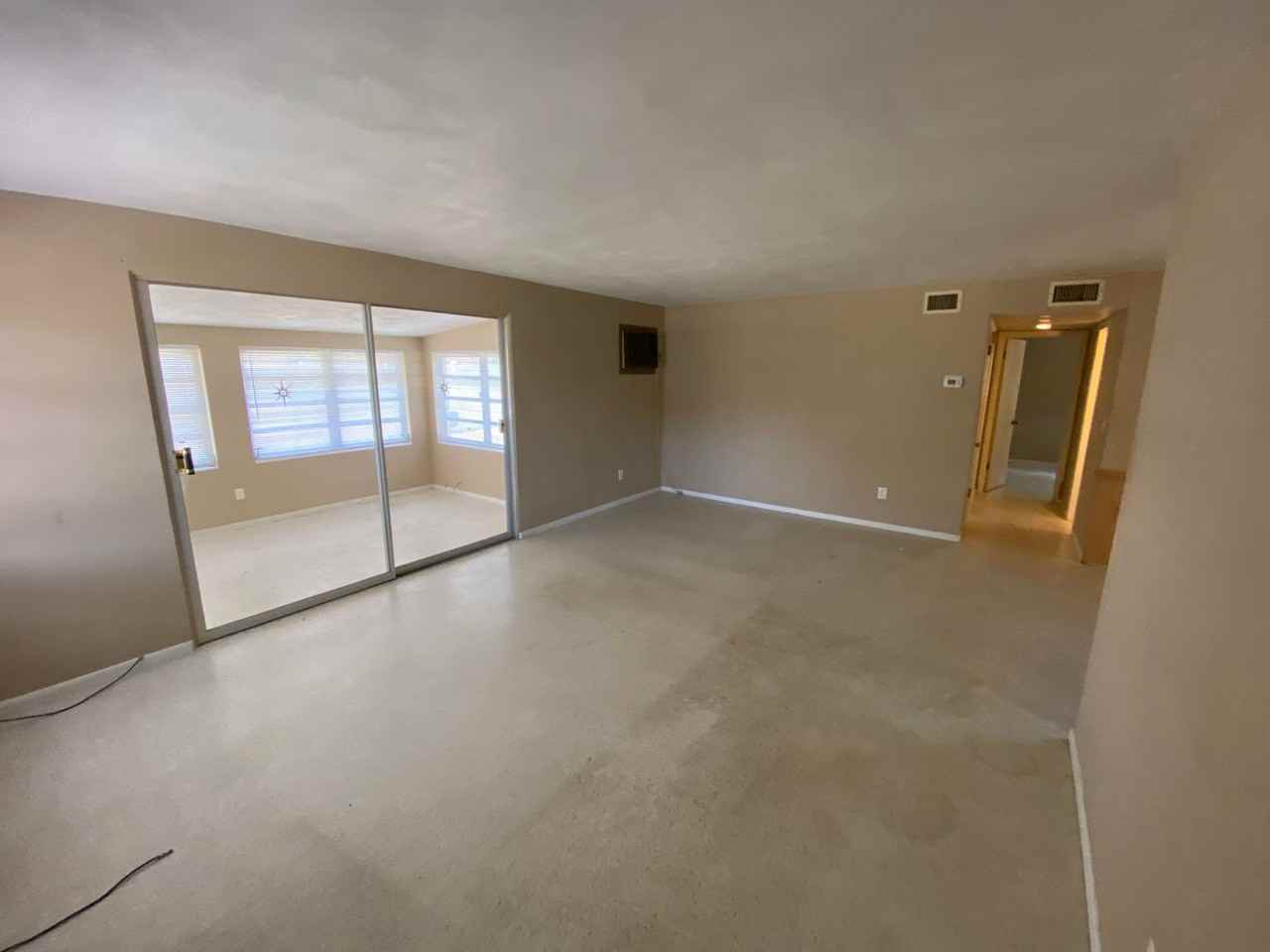 2325 Poinsettia Dr - Photo 2 of 8