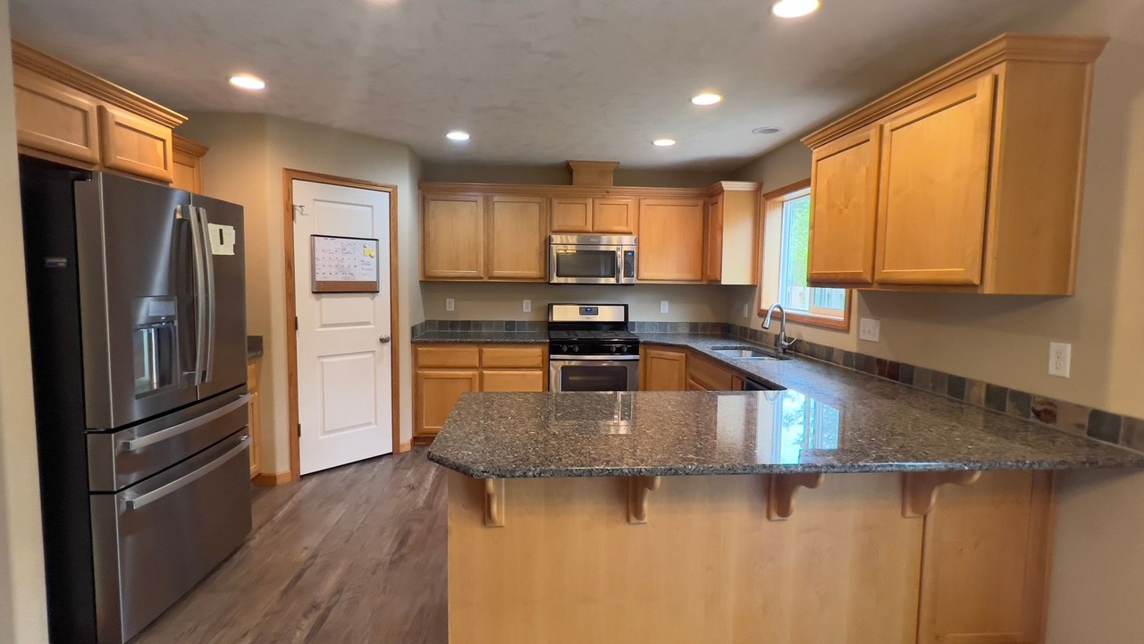 1740 Pacific Ridge Ln - Photo 4 of 22