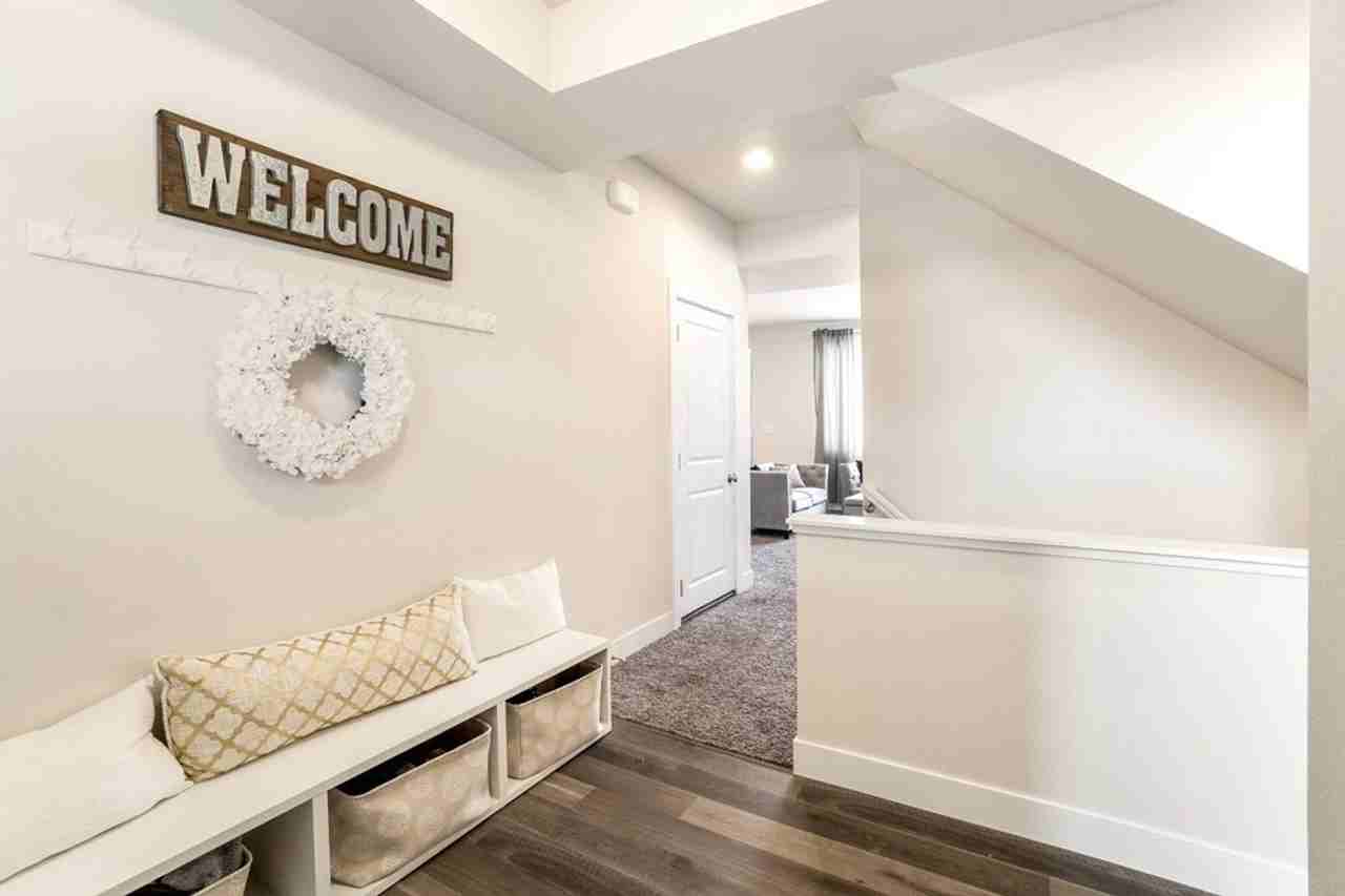 1109 103rd Ave - Photo 2 of 14