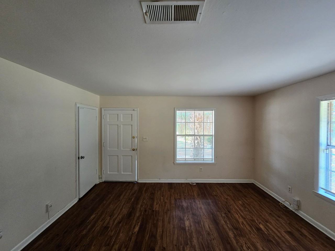 4250 N 8th Ave - Photo 2 of 15