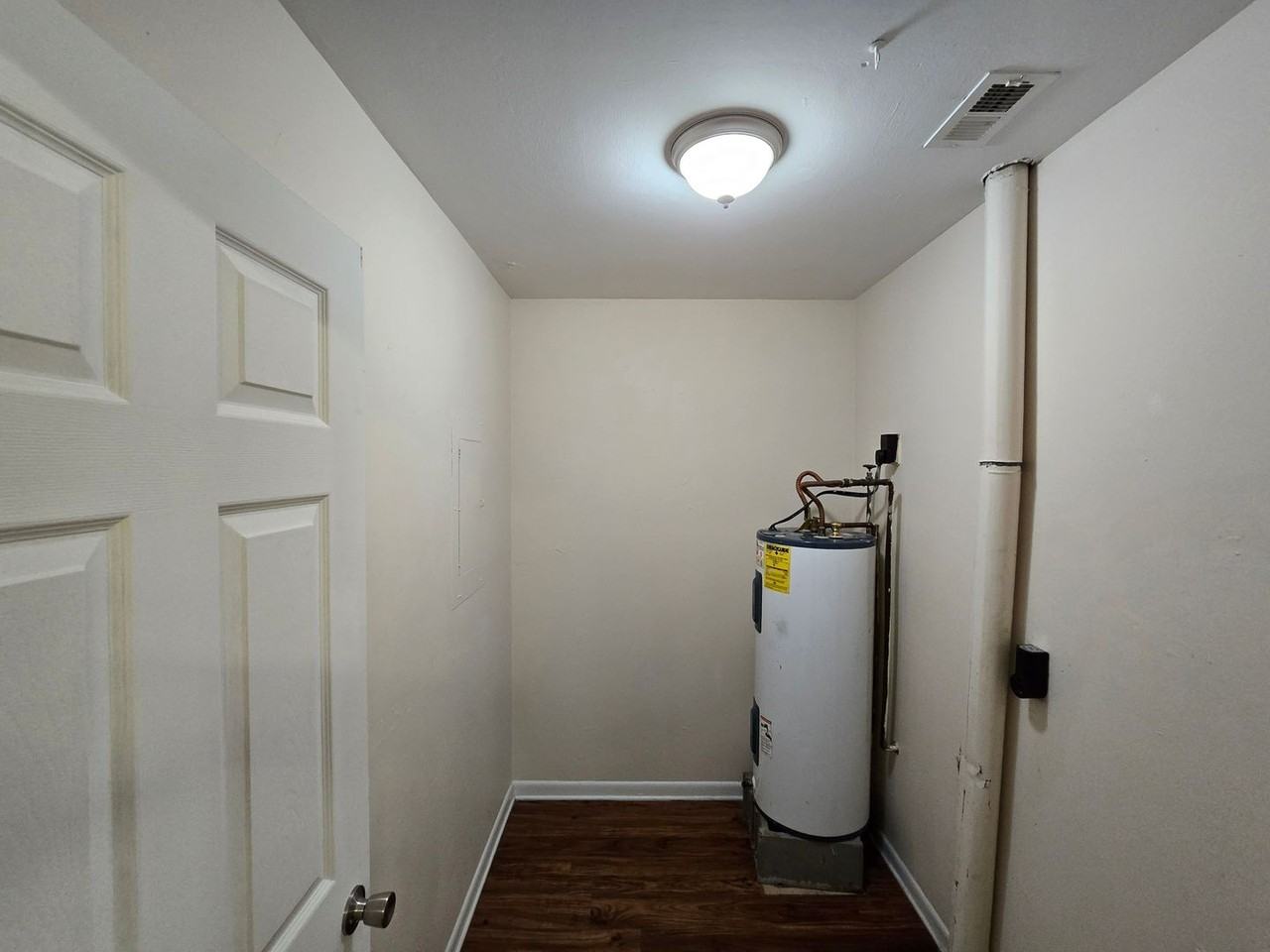 4250 N 8th Ave - Photo 6 of 15