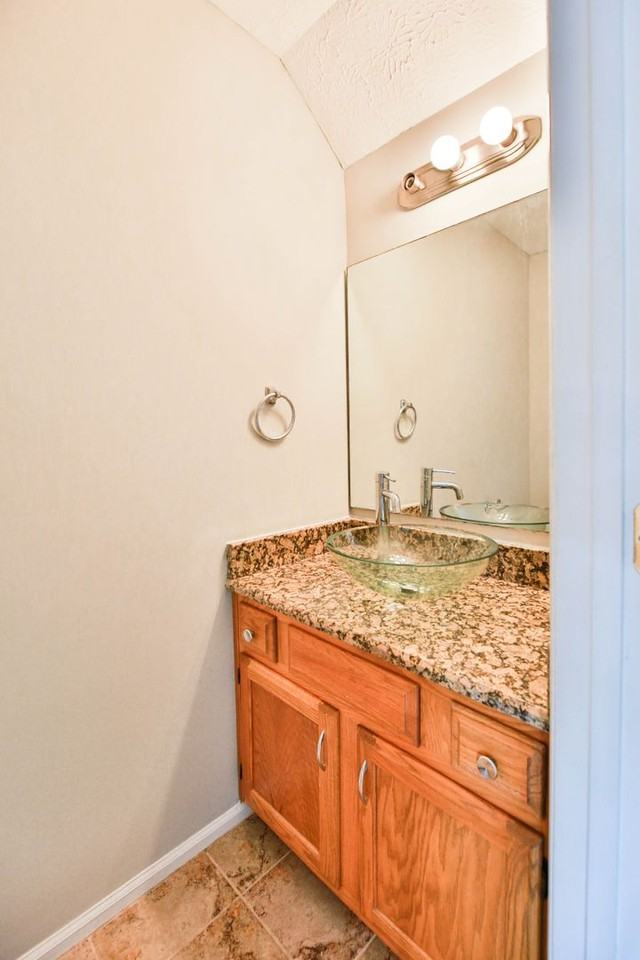 207 Tenonwood Ct - Photo 6 of 18