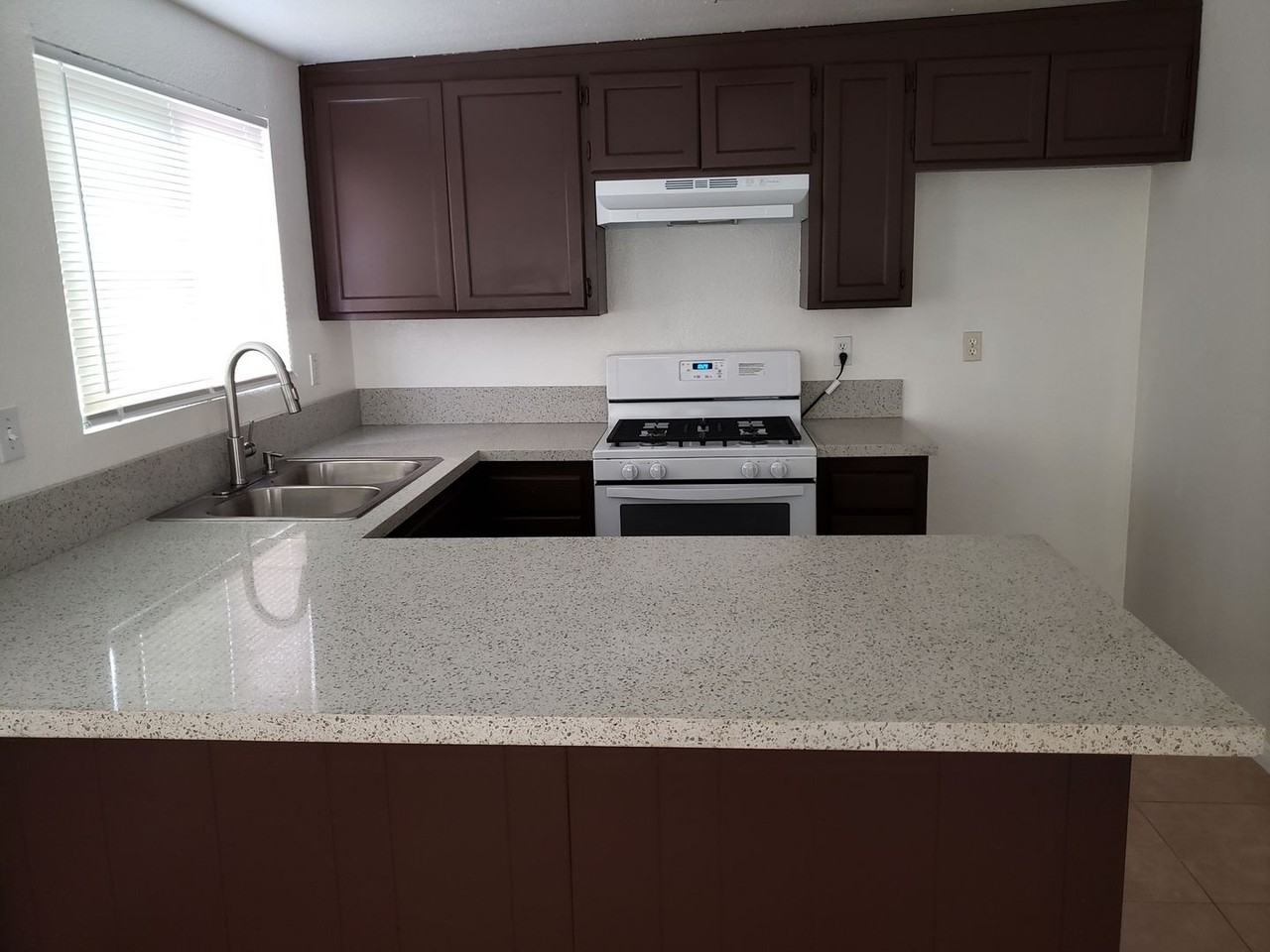 3224 47th St - Photo 2 of 33