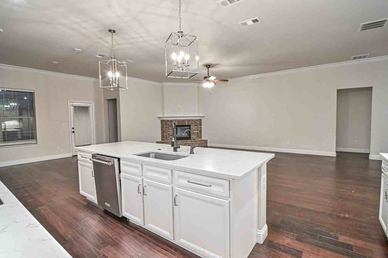 1801 Chuck Wagon - Photo 3 of 36