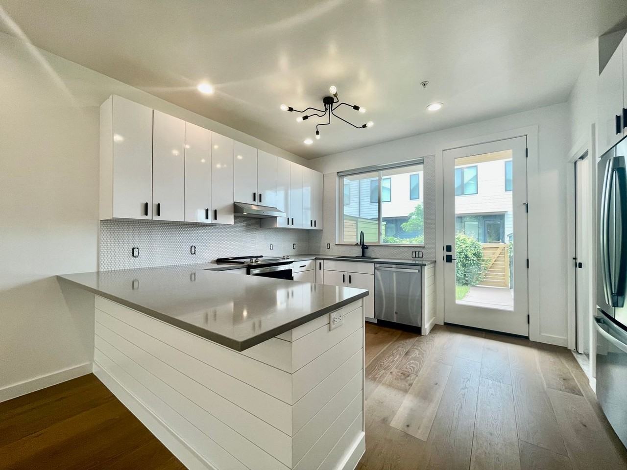 1907 Dutton Dr #C - Photo 4 of 15