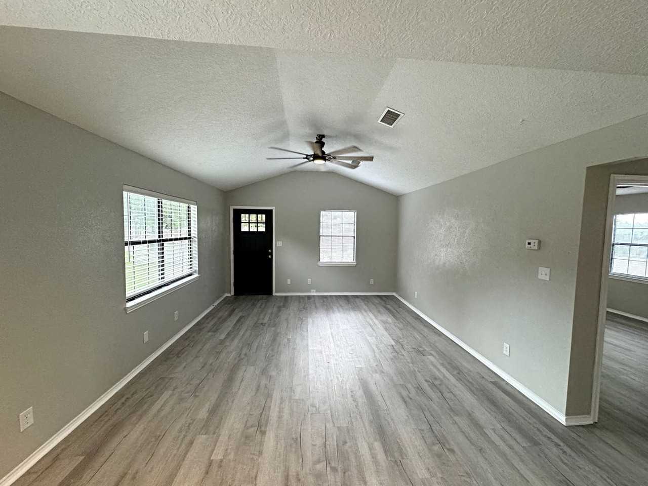1055 Carr St - Photo 2 of 8