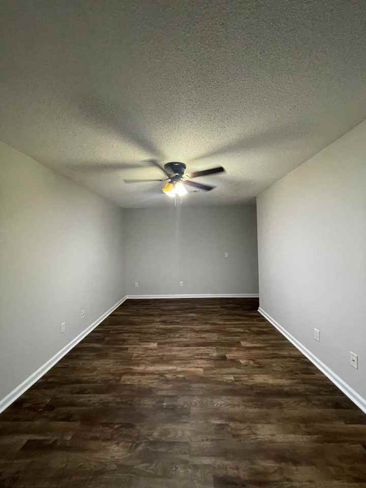 107 Cedar Ct - Photo 3 of 14