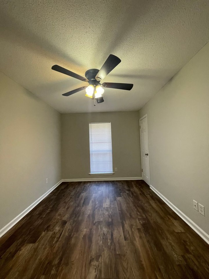107 Cedar Ct - Photo 7 of 13