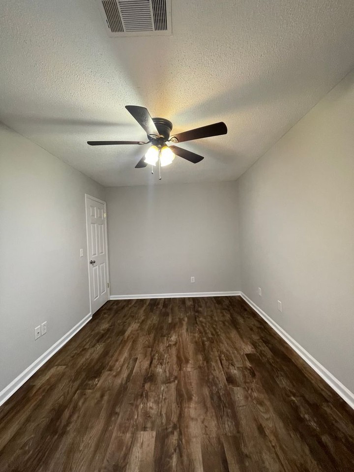 107 Cedar Ct - Photo 5 of 13