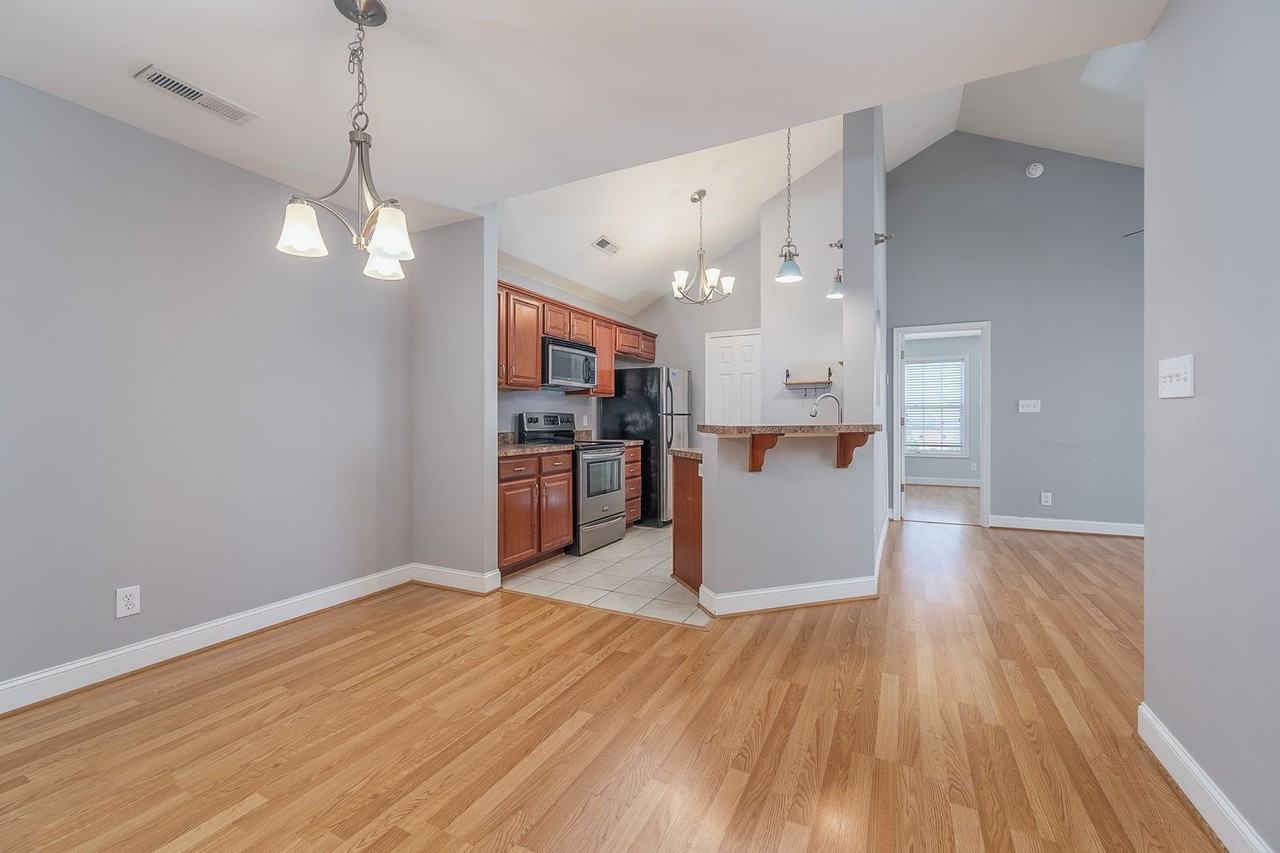 623 Wyndhurst Dr #313 - Photo 5 of 25