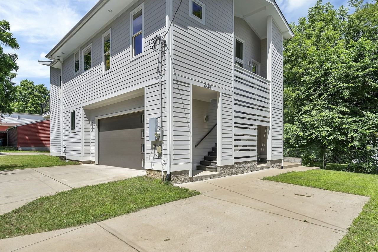 925 Benton Ave - Photo 2 of 30