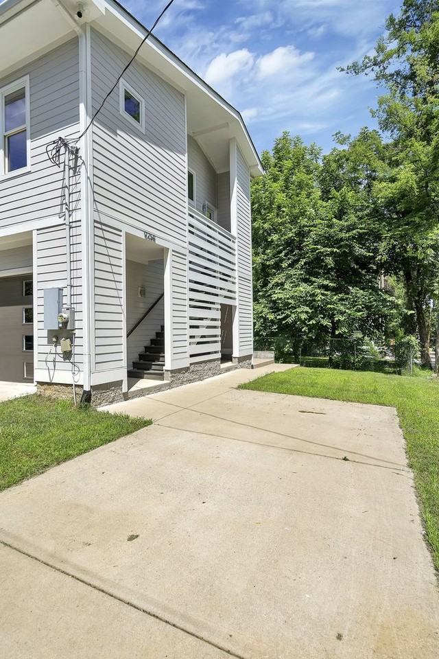 925 Benton Ave - Photo 3 of 30