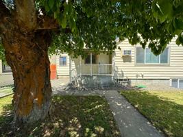 featured image of 403 E 3rd St