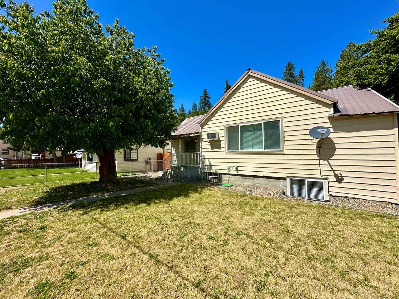 403 E 3rd St - Photo 2 of 34