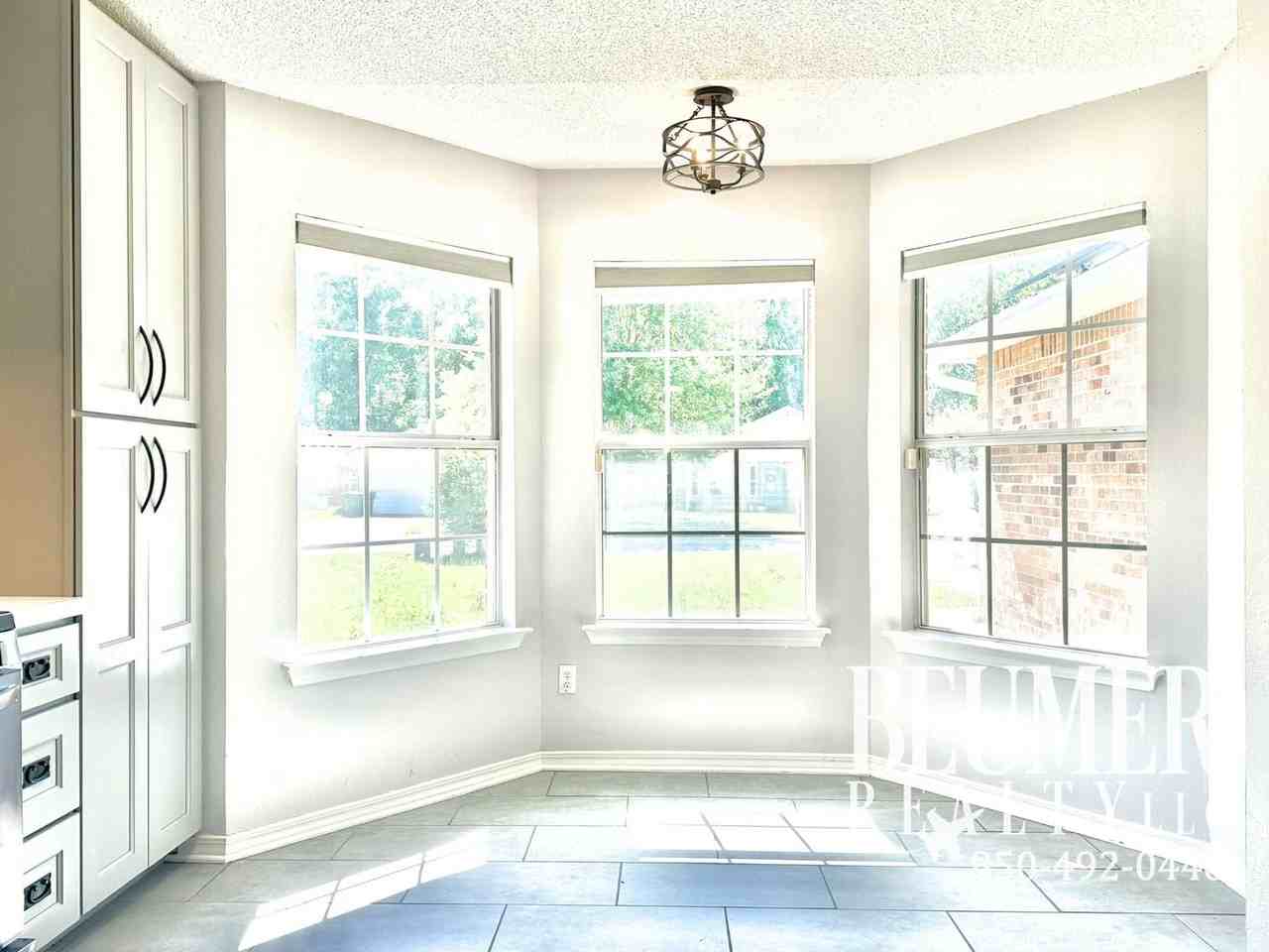 566 Desert Oak Dr - Photo 3 of 38