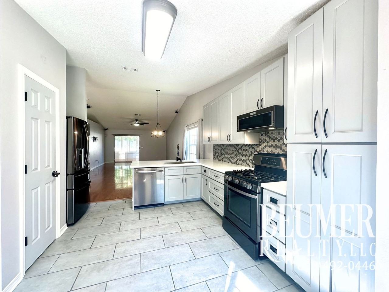 566 Desert Oak Dr - Photo 6 of 38