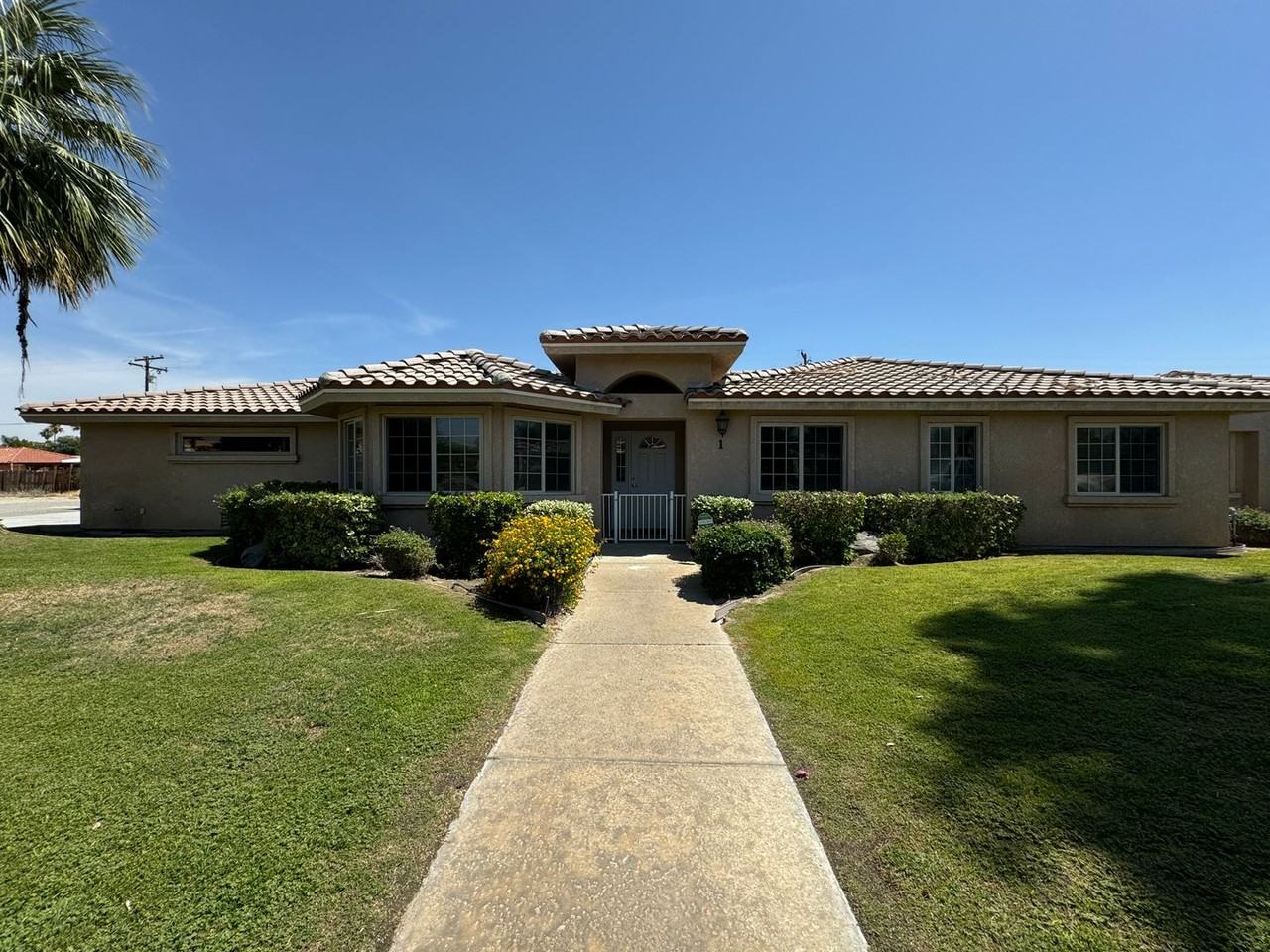 78823 78823 Avenue 42  - 01 - Photo 2 of 32