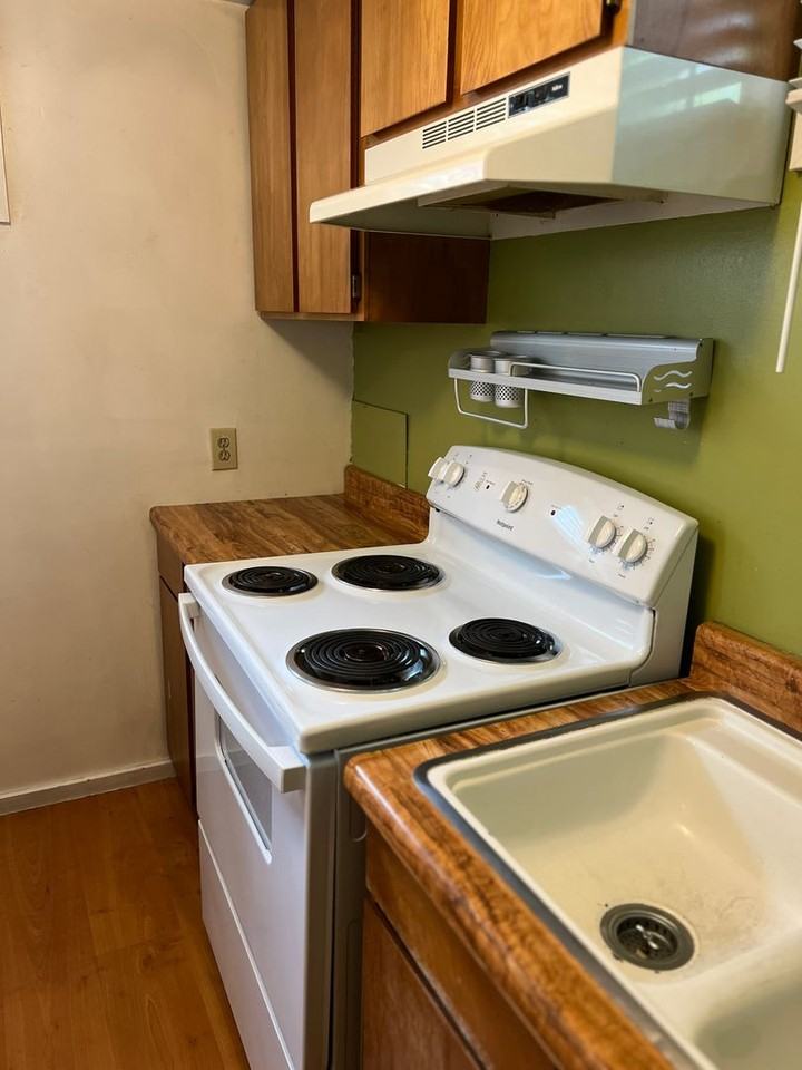 1821 Bigelow Ave N - Photo 2 of 23