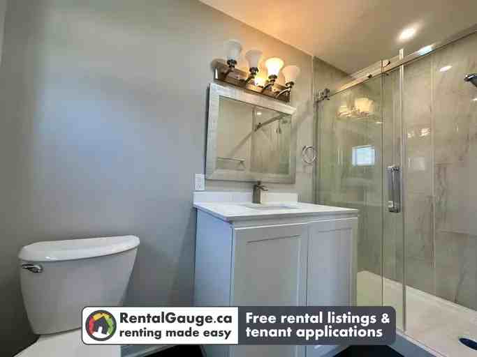 225 Victoria Ave - Photo 3 of 14