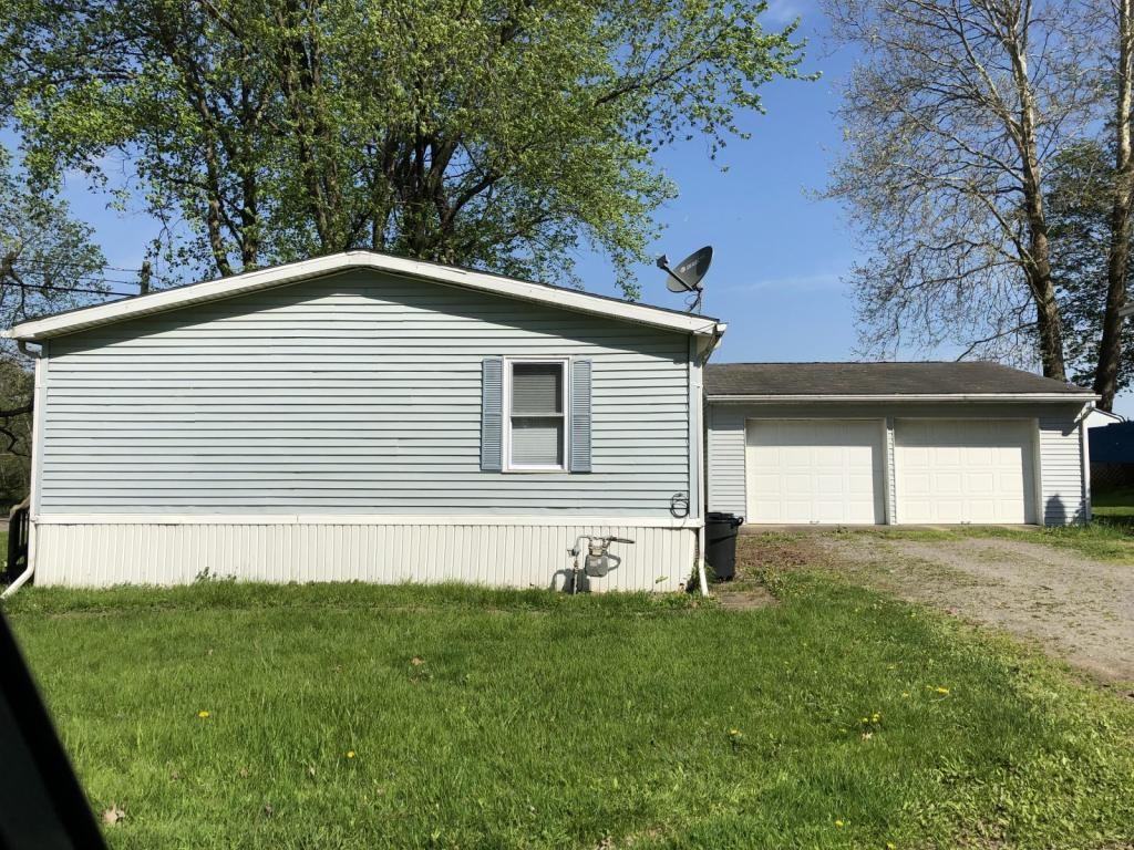 430 White Ln - Photo 2 of 9
