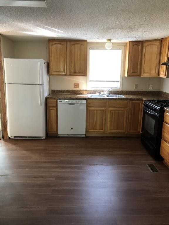 430 White Ln - Photo 3 of 9