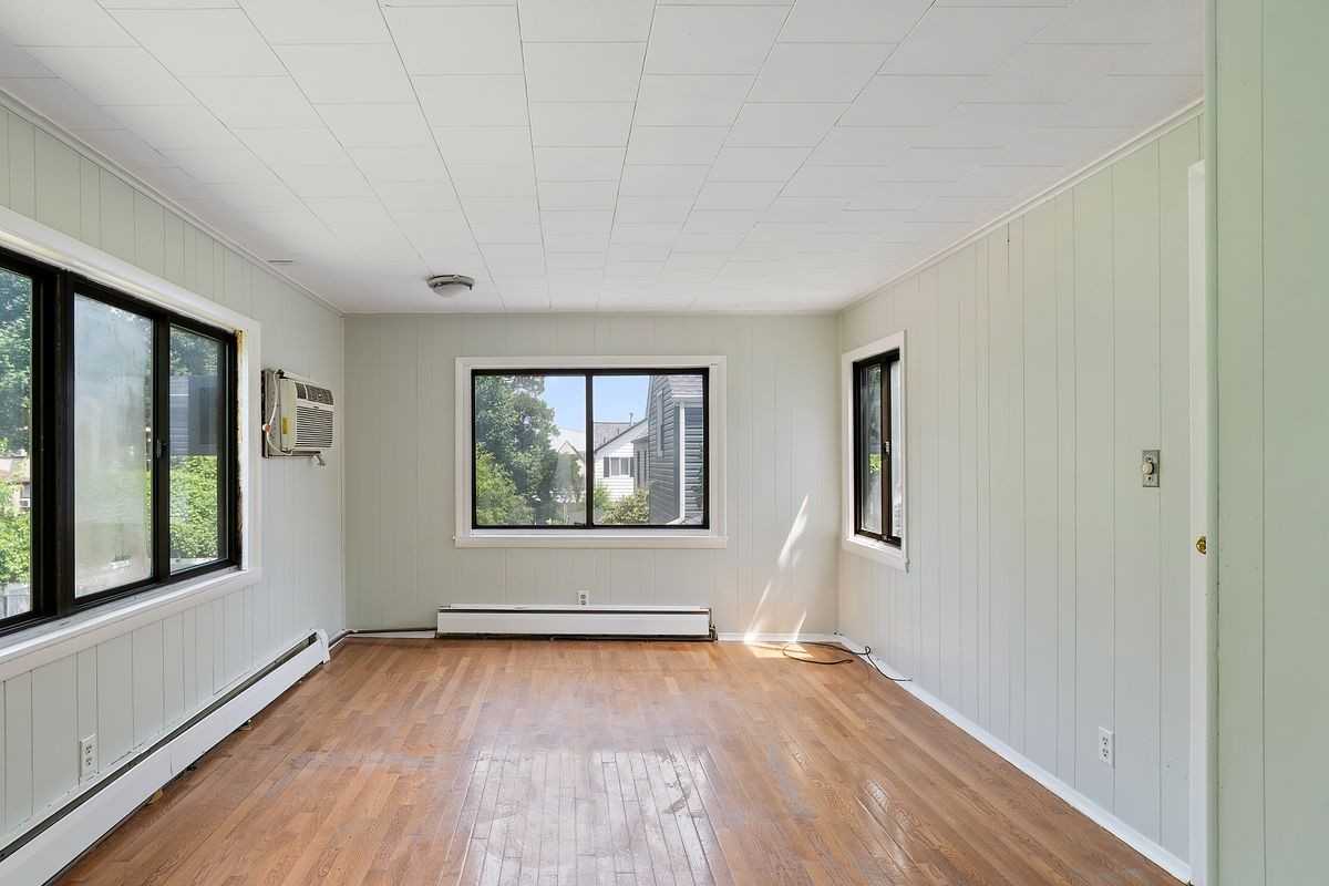 28 Crestmont Ave - Photo 2 of 21