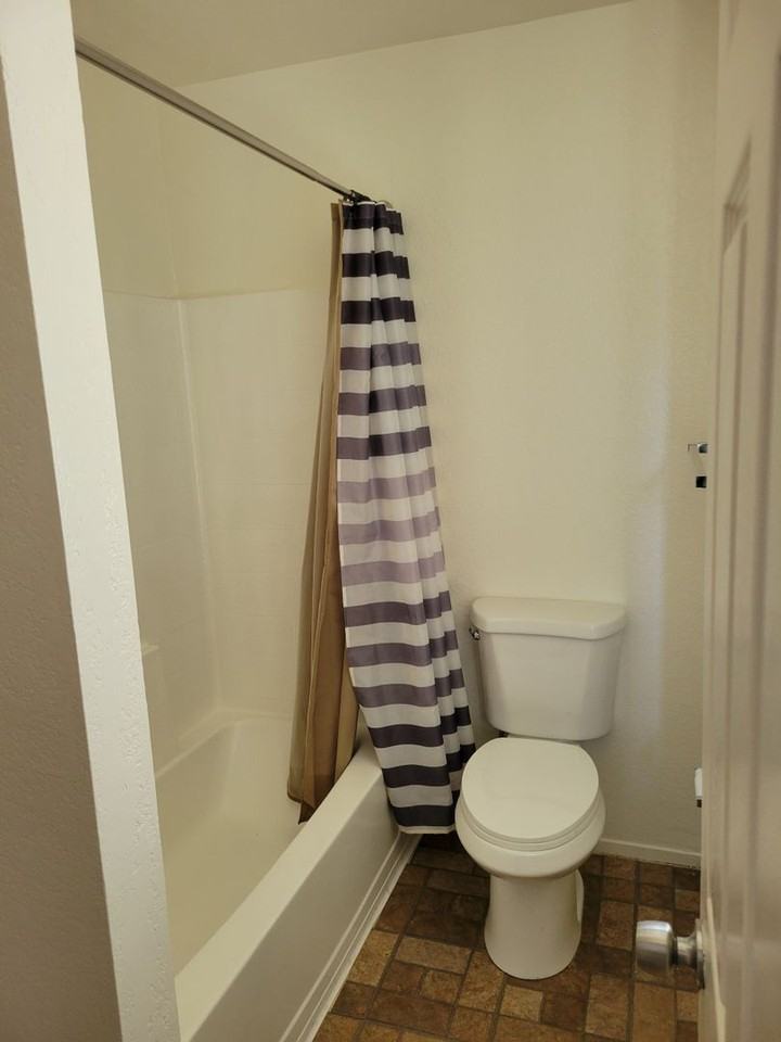 Sacramento - Photo 4 of 5