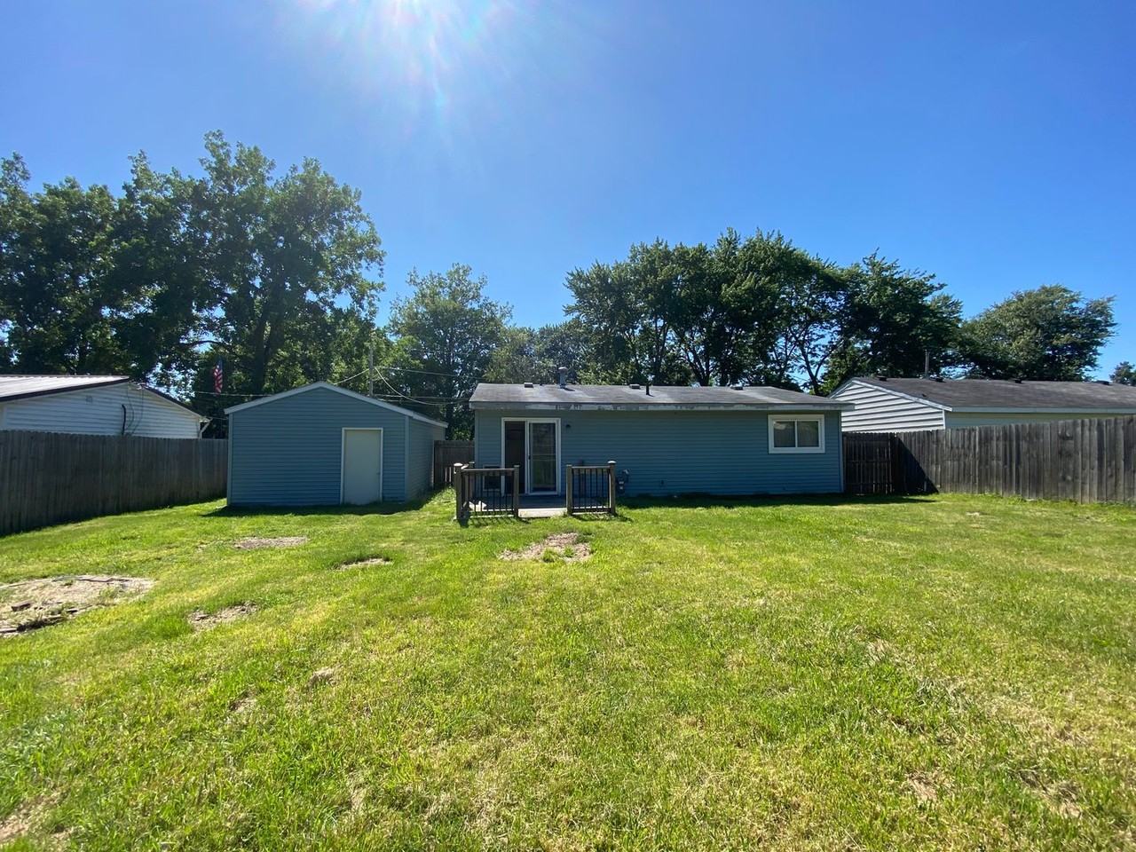 3216 Garden Blvd - Photo 3 of 16