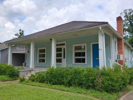 featured image of 2224 Elliott St