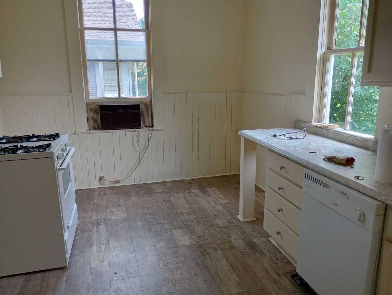 2224 Elliott St - Photo 5 of 13