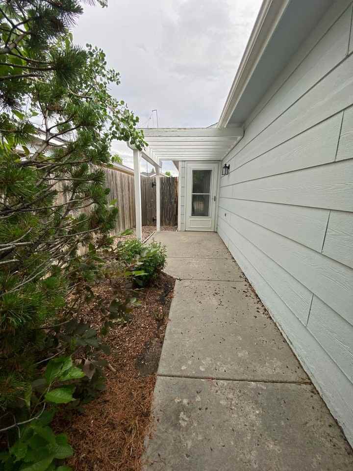 4419 E 13th St - Photo 2 of 24