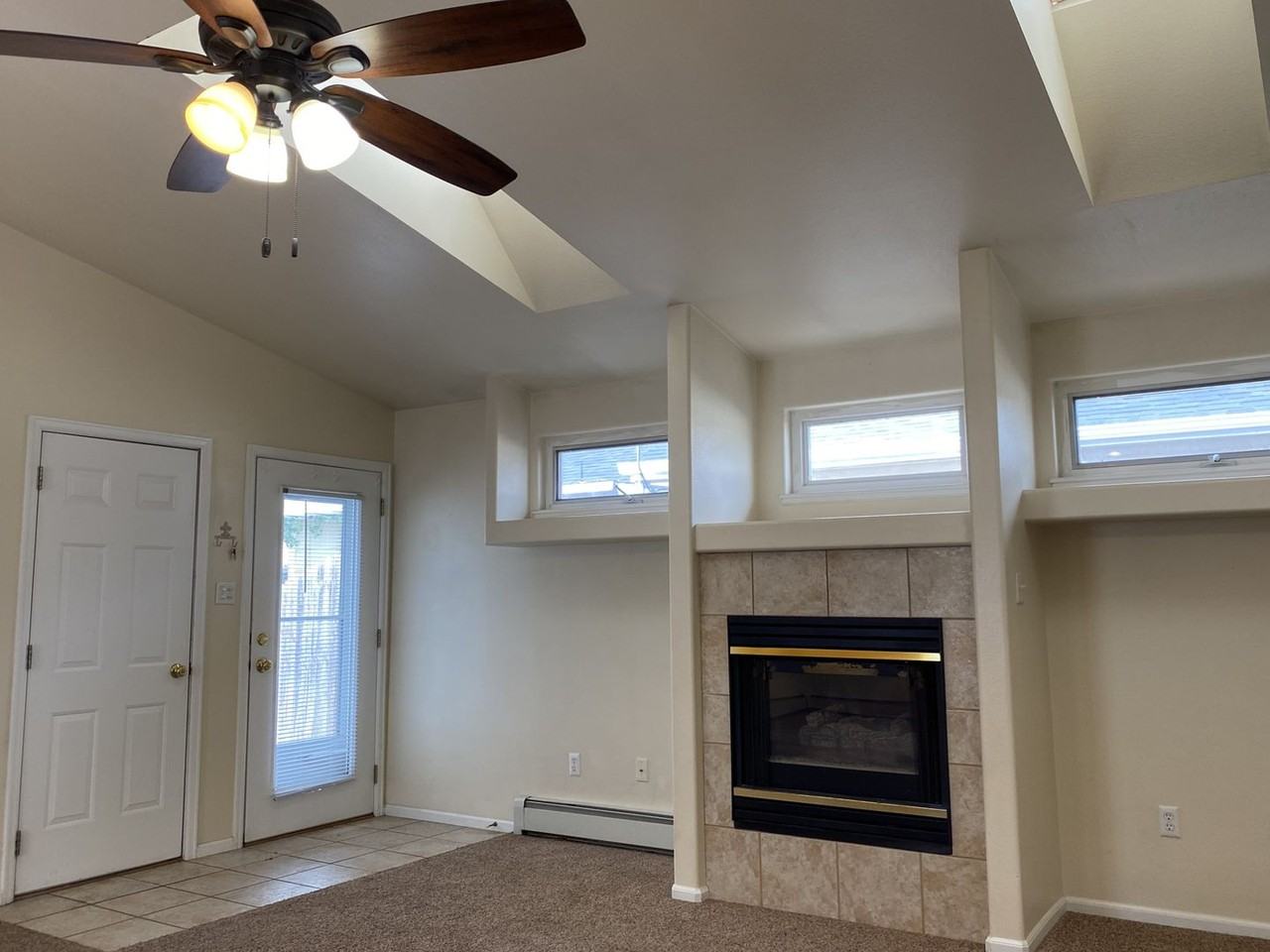 4419 E 13th St - Photo 3 of 24