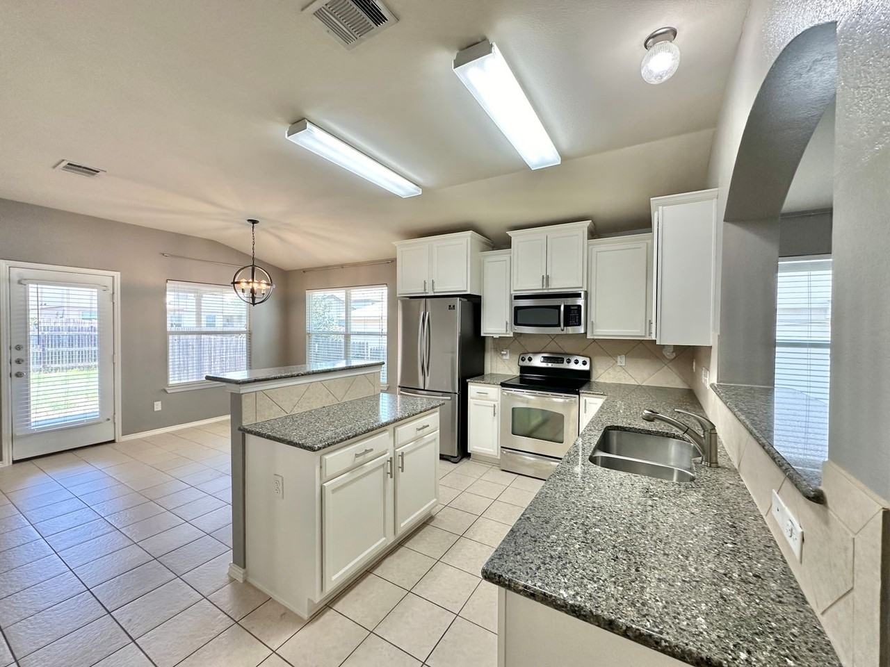 5205 Lions Gate Ln - Photo 6 of 24